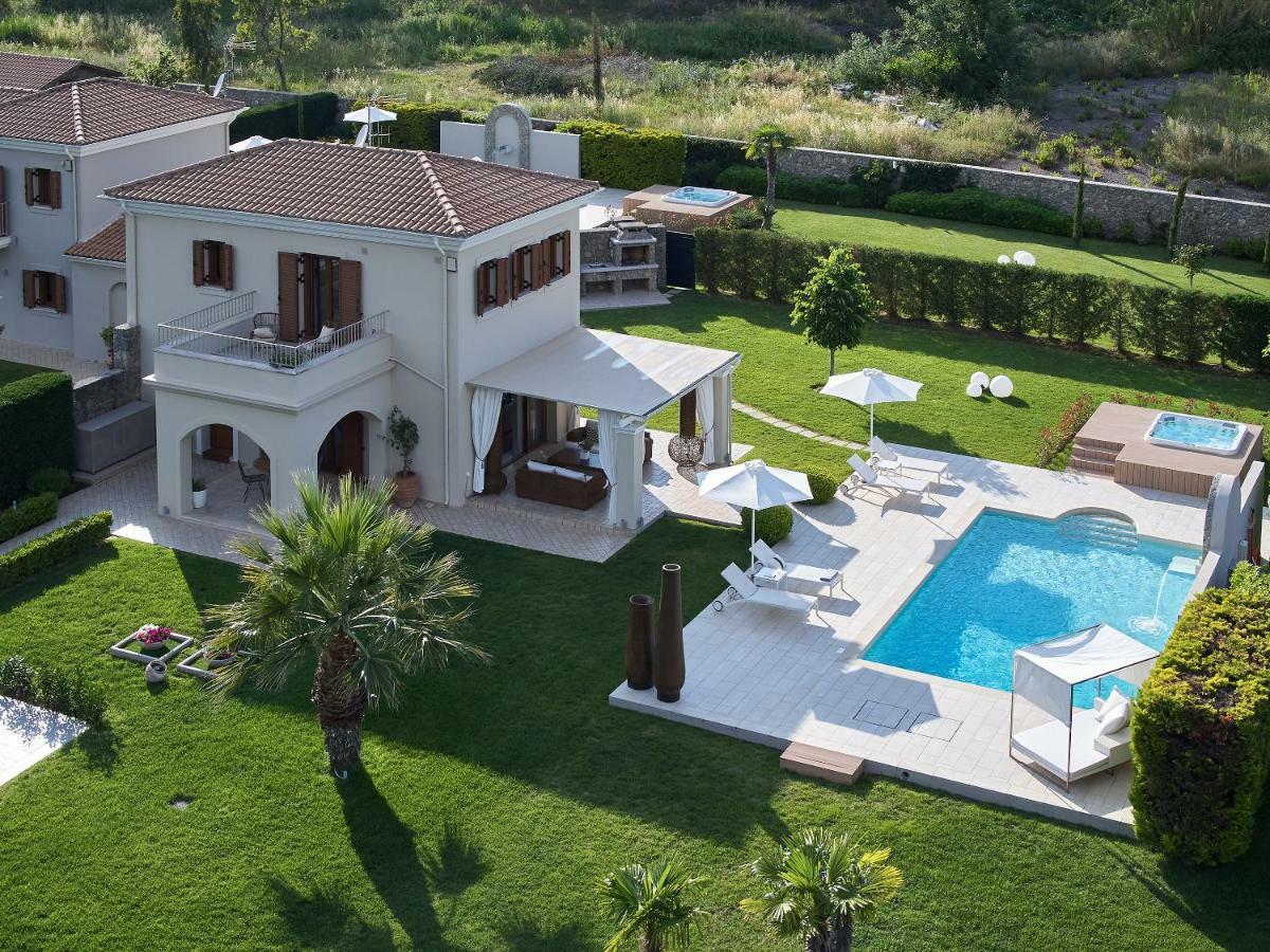 דאסיה S & O Villas Corfu מראה חיצוני תמונה